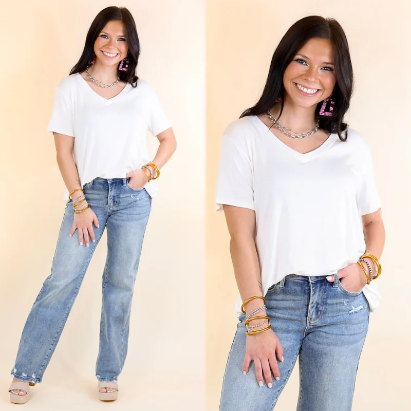 It's That Simple Solid V Neck Tee in Off White Knit Fabric Woven Fabric Fleece Fabric It's That Simple Solid V Neck Tee in Off White Knit Fabric Woven Fabric Fleece Fabric